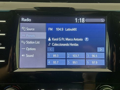 Used 2018 Toyota Camry SE FWD image 19