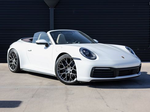Certified 2022 Porsche 911 Carrera image 9