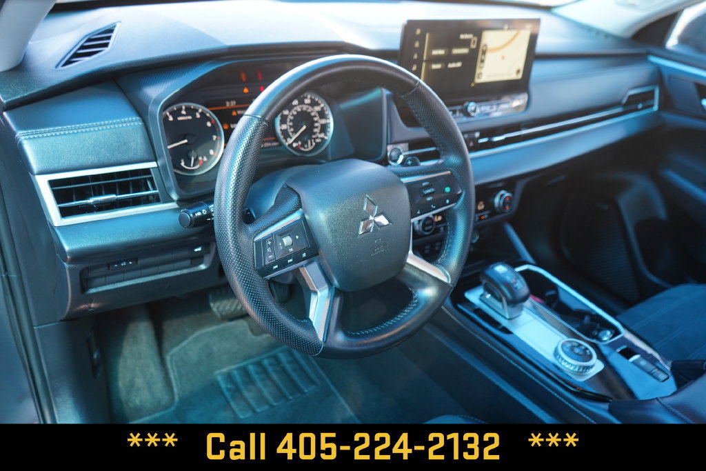 Used 2025 Mitsubishi Outlander SE FWD image 16