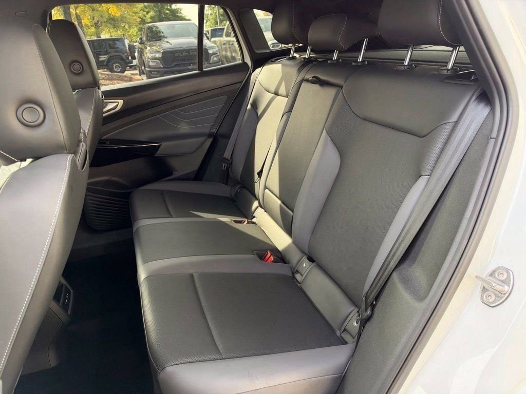 Used 2024 Volkswagen ID.4 S RWD image 18
