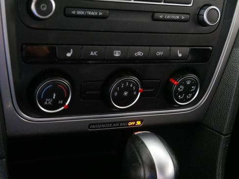 Used 2015 Volkswagen Passat 1.8T Wolfsburg Edition image 23