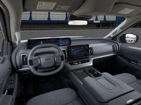 New 2026 Ford Expedition Active image 9