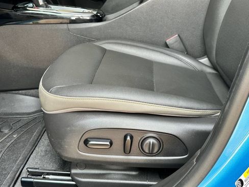 Certified 2025 Chevrolet Trax ACTIV w/ Sunroof Package FWD image 17