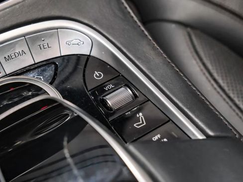 Used 2018 Mercedes-Benz S 560 4MATIC Sedan image 38