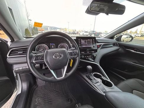 Used 2022 Toyota Camry LE image 17