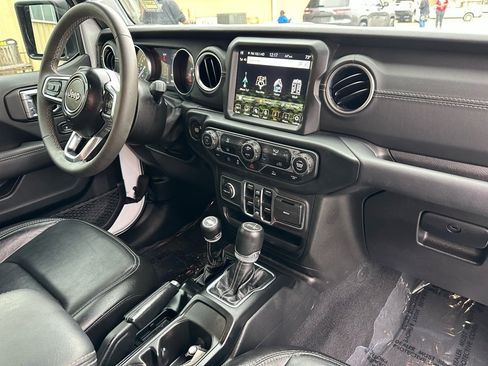 Used 2023 Jeep Wrangler Unlimited Sahara image 20