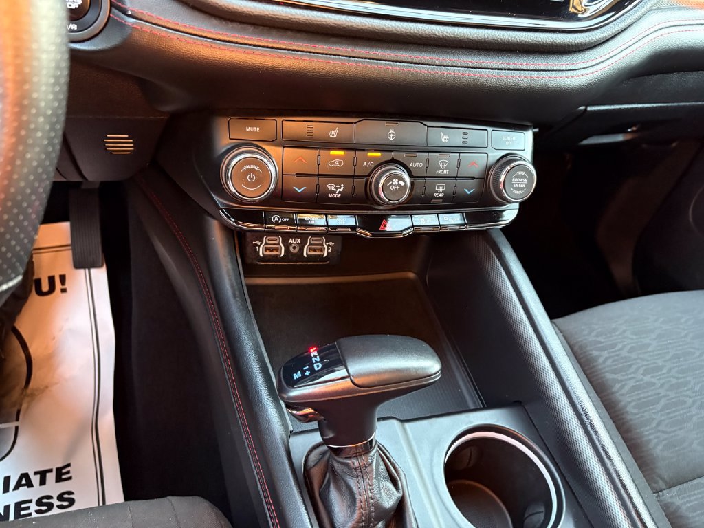 Used 2025 Dodge Durango GT AWD/4WD image 16