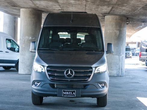 Used 2024 Mercedes-Benz Sprinter 2500 image 2