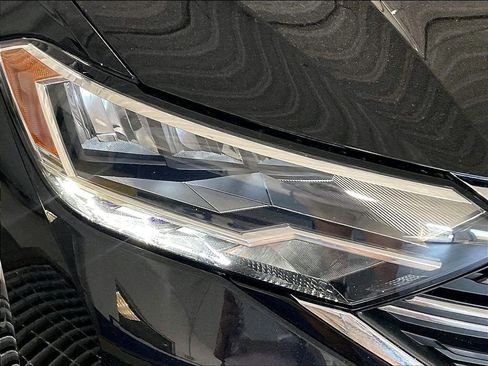 Certified 2024 Volkswagen Jetta SE FWD image 32