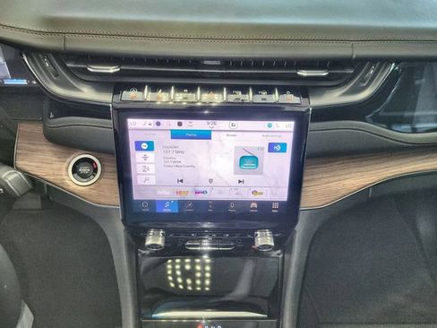 Used 2022 Jeep Grand Cherokee Summit w/ Luxury Tech Group V RWD image 16