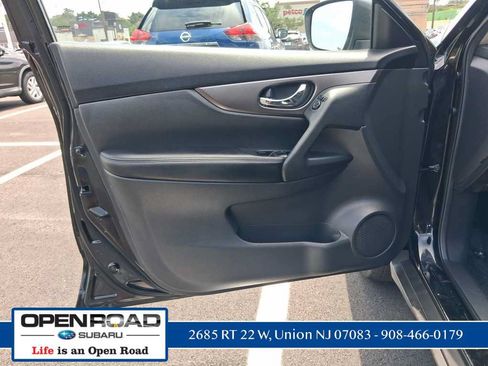 Used 2015 Nissan Rogue SV AWD/4WD image 39