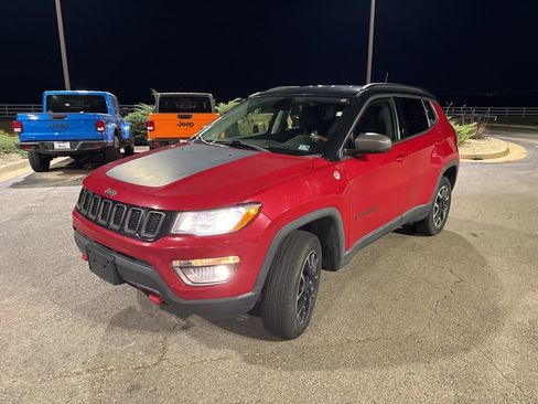 Used 2019 Jeep Compass Trailhawk image 6