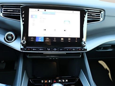 New 2025 Jeep Wagoneer L Series II image 24