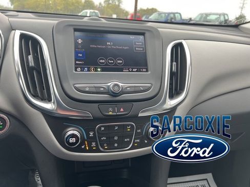 Used 2022 Chevrolet Equinox LT image 17