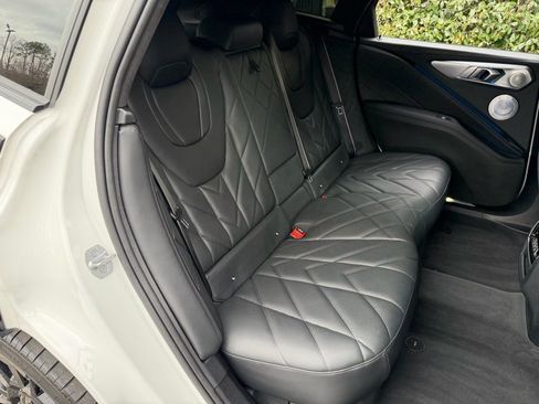 Used 2023 BMW XM image 40