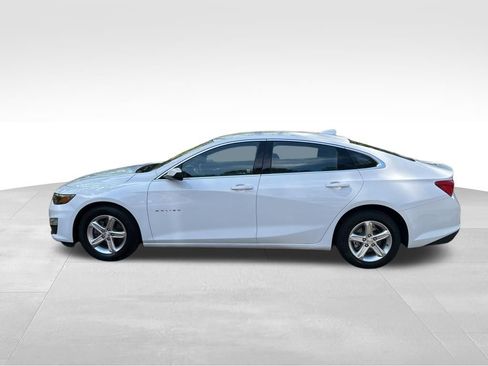 Used 2023 Chevrolet Malibu LT image 2