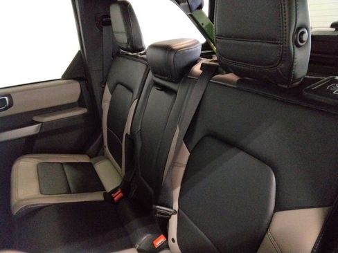 Used 2023 Ford Bronco Wildtrak image 36