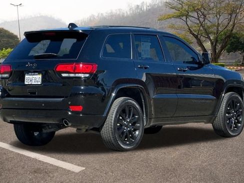 Used 2020 Jeep Grand Cherokee Altitude AWD/4WD image 4
