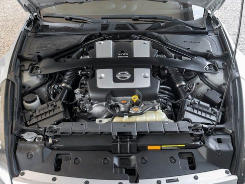 Used 2020 Nissan 370Z Coupe image 40