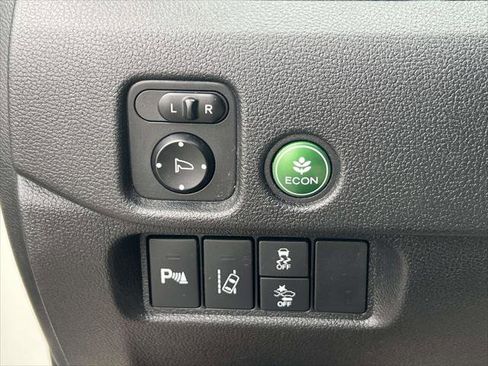 Used 2018 Honda Pilot Touring image 22