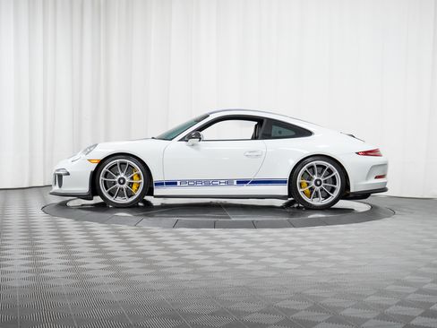 Certified 2016 Porsche 911 R RWD image 37