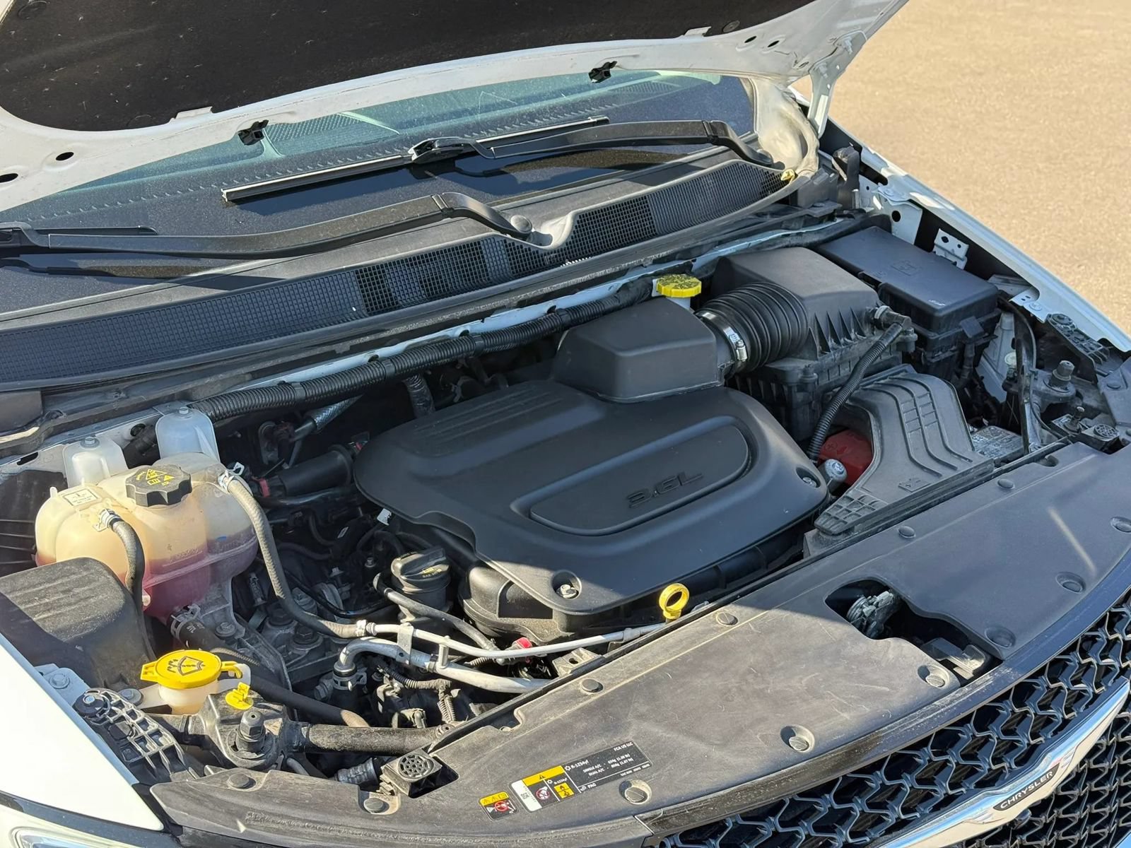 Used 2024 Chrysler Pacifica Touring-L FWD image 20