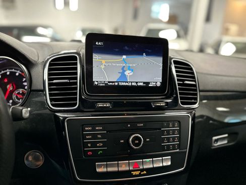 Used 2019 Mercedes-Benz GLS 450 4MATIC image 24