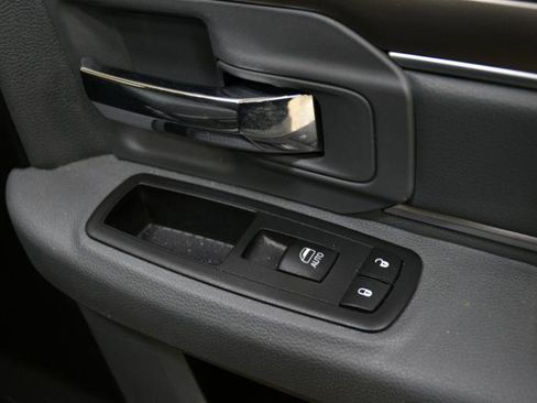 Used 2016 RAM 1500 Express RWD image 46