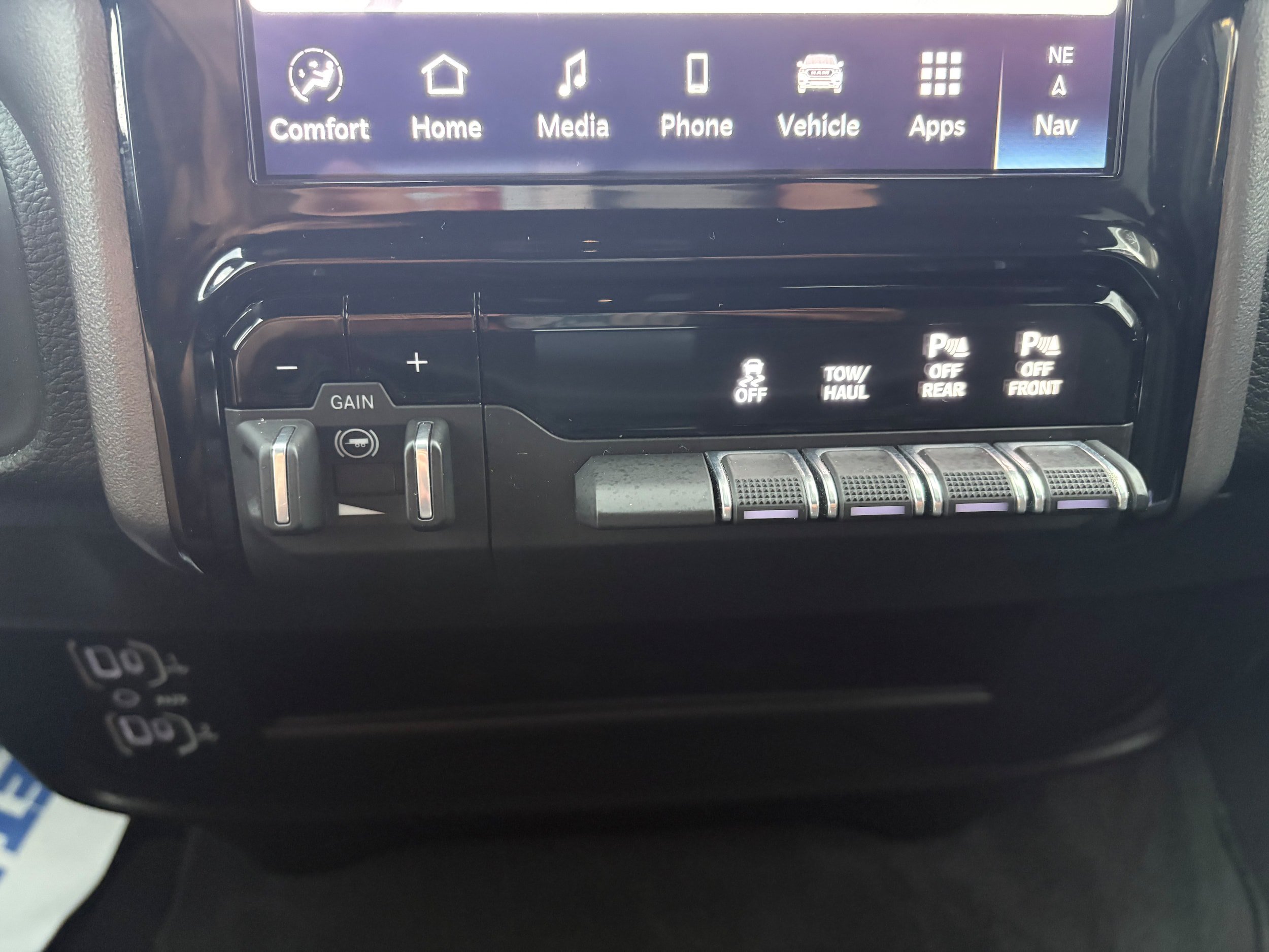 Certified 2026 RAM 2500 Big Horn AWD/4WD image 23