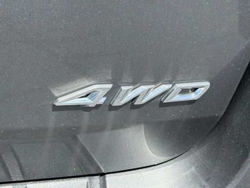 Used 2023 Ford Explorer XLT w/ Equipment Group 202A AWD/4WD image 11