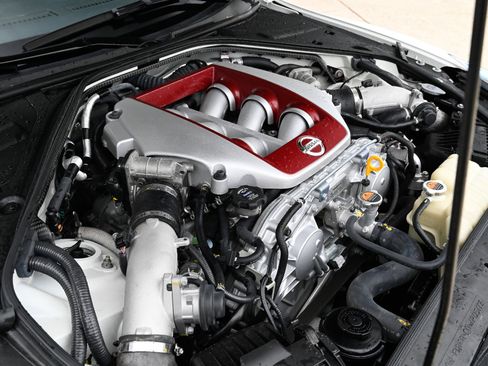 Used 2021 Nissan GT-R Premium AWD/4WD image 53