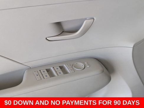 Used 2025 Hyundai Kona SEL FWD image 13