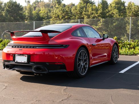 Used 2025 Porsche 911 Carrera RWD image 29