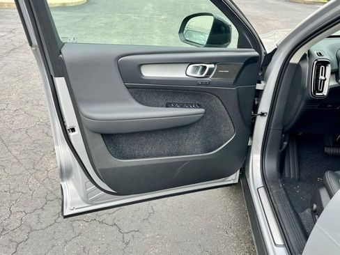 New 2025 Volvo XC40 B5 Ultra w/ Climate Package image 10