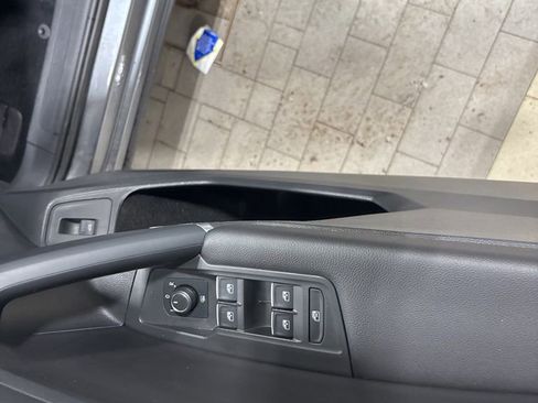 Used 2020 Volkswagen Tiguan SEL w/ 3rd Row Seat Package image 12