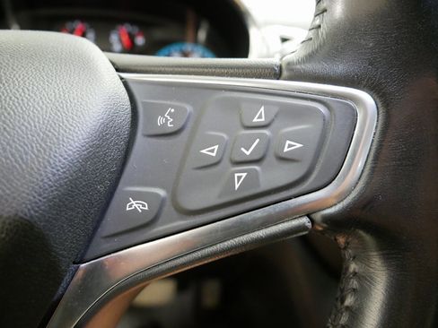 Used 2018 Chevrolet Equinox LT image 29