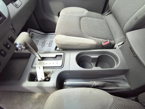 Used 2012 Nissan Frontier SV w/ SV Premium Utility Pkg image 17