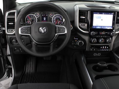 New 2026 RAM 1500 4x4 Crew Cab image 10