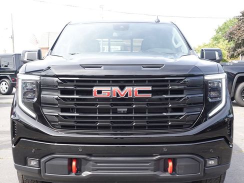 Used 2025 GMC Sierra 1500 Elevation w/ Elevation Premium Package AWD/4WD image 5