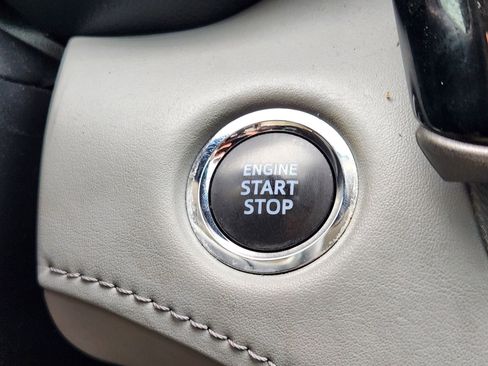 Used 2022 Toyota Highlander L image 22