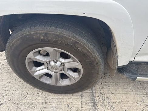 Used 2016 Toyota 4Runner SR5 image 15