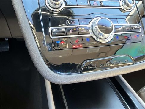 Used 2022 Lincoln Corsair FWD w/ Equipment Group 101A image 35