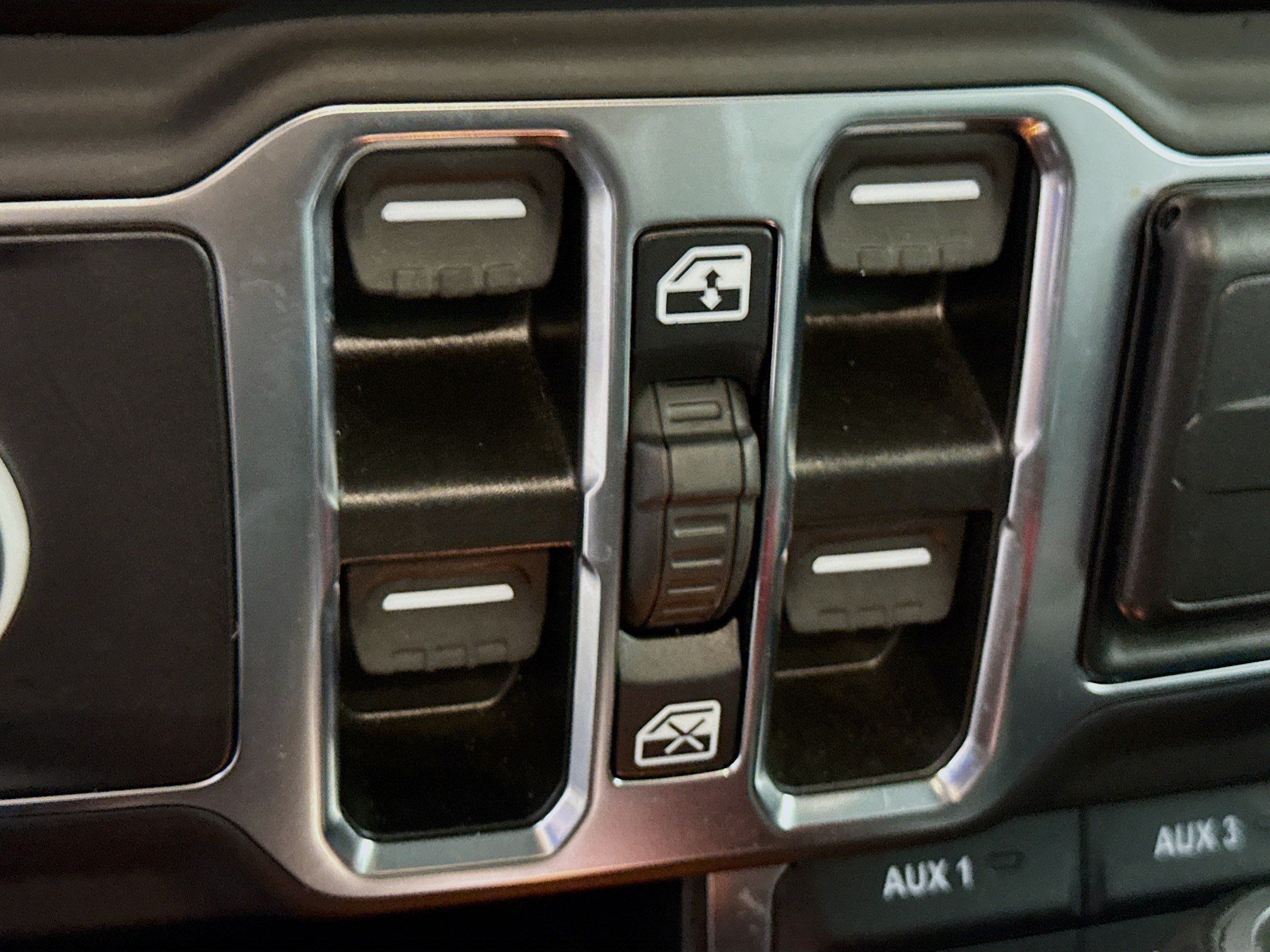 Used 2023 Jeep Wrangler Unlimited Sahara AWD/4WD image 24