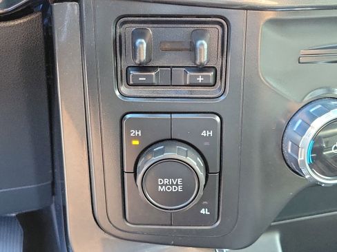 Certified 2022 Ford F150 XLT w/ Equipment Group 302A High image 31