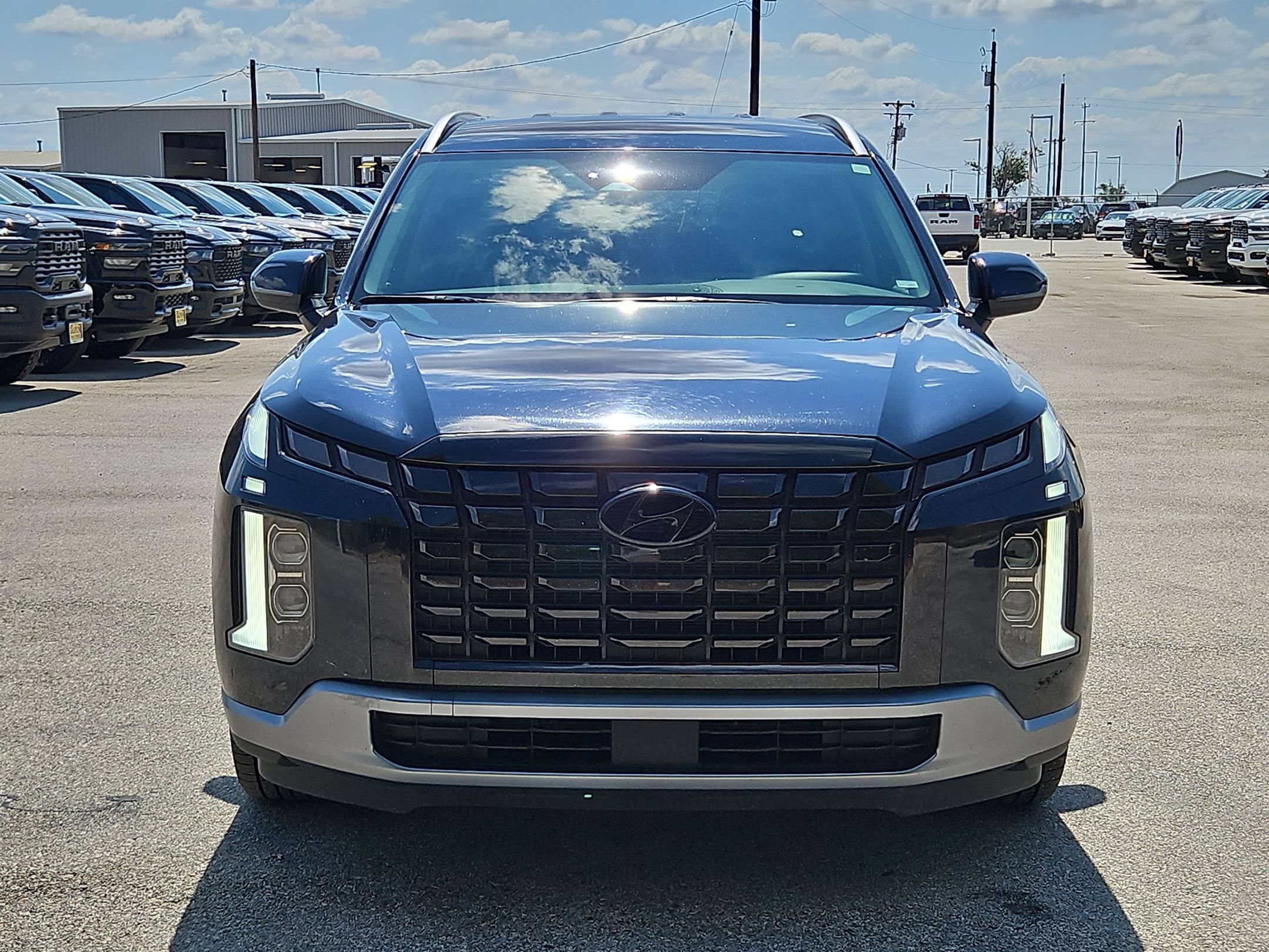 Used 2025 Hyundai Palisade SEL FWD image 8