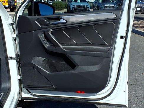 Certified 2022 Volkswagen Tiguan SE R-Line image 15