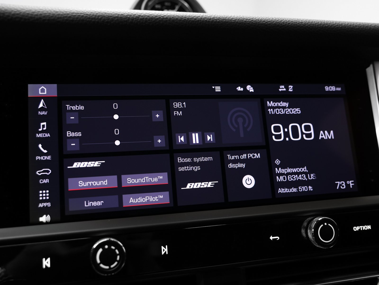 Certified 2026 Porsche Macan AWD/4WD image 39