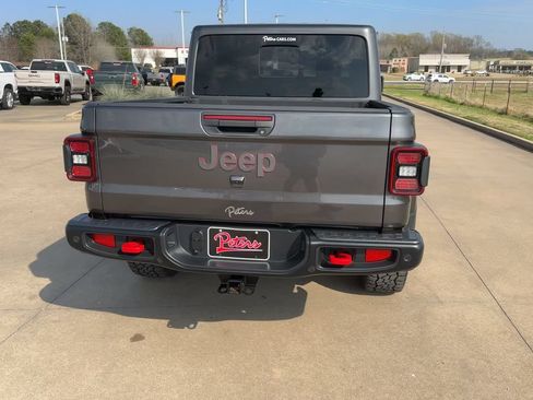 Used 2024 Jeep Gladiator Rubicon AWD/4WD image 8