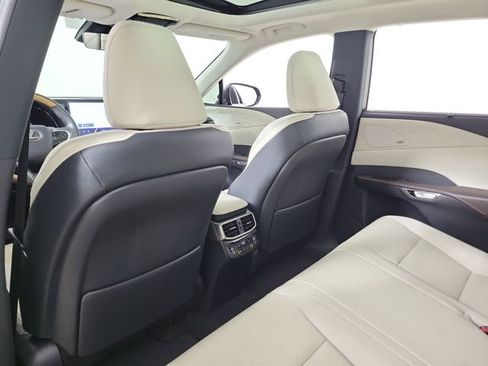 Used 2024 Lexus RX 350 FWD w/ Convenience Package image 11