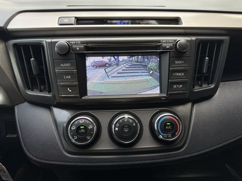 Used 2015 Toyota RAV4 LE AWD/4WD image 23